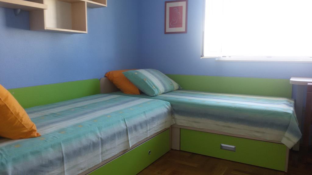 Apartment Mihanovic Žrnovnica エクステリア 写真