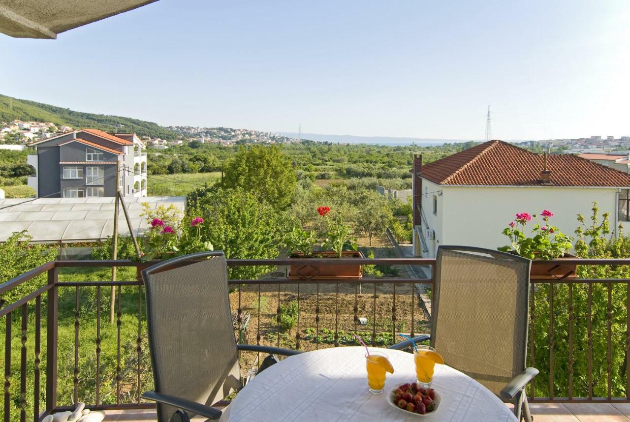 Apartment Mihanovic Žrnovnica エクステリア 写真