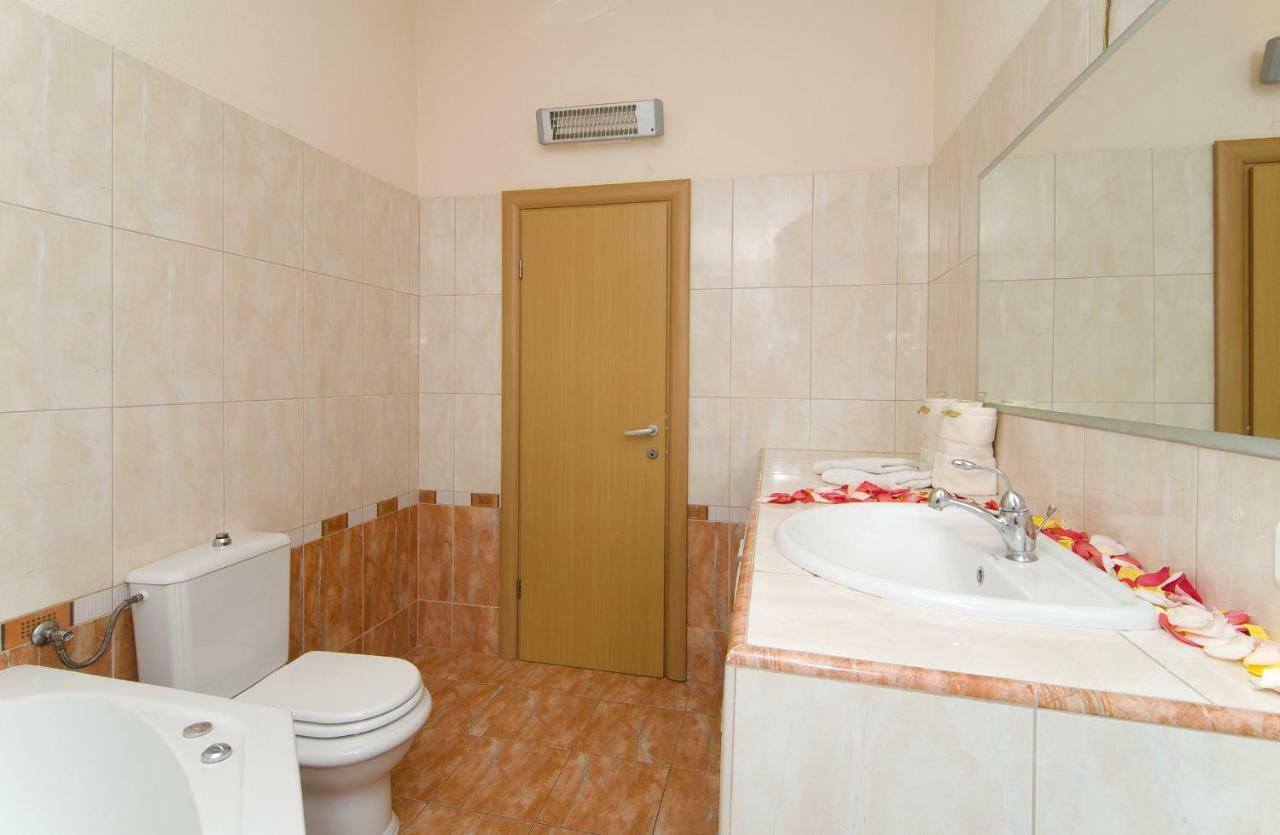 Apartment Mihanovic Žrnovnica エクステリア 写真